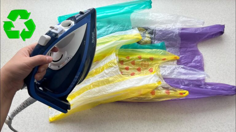 Questo semplice gesto trasforma una busta in plastica in un tappeto sorprendente…
